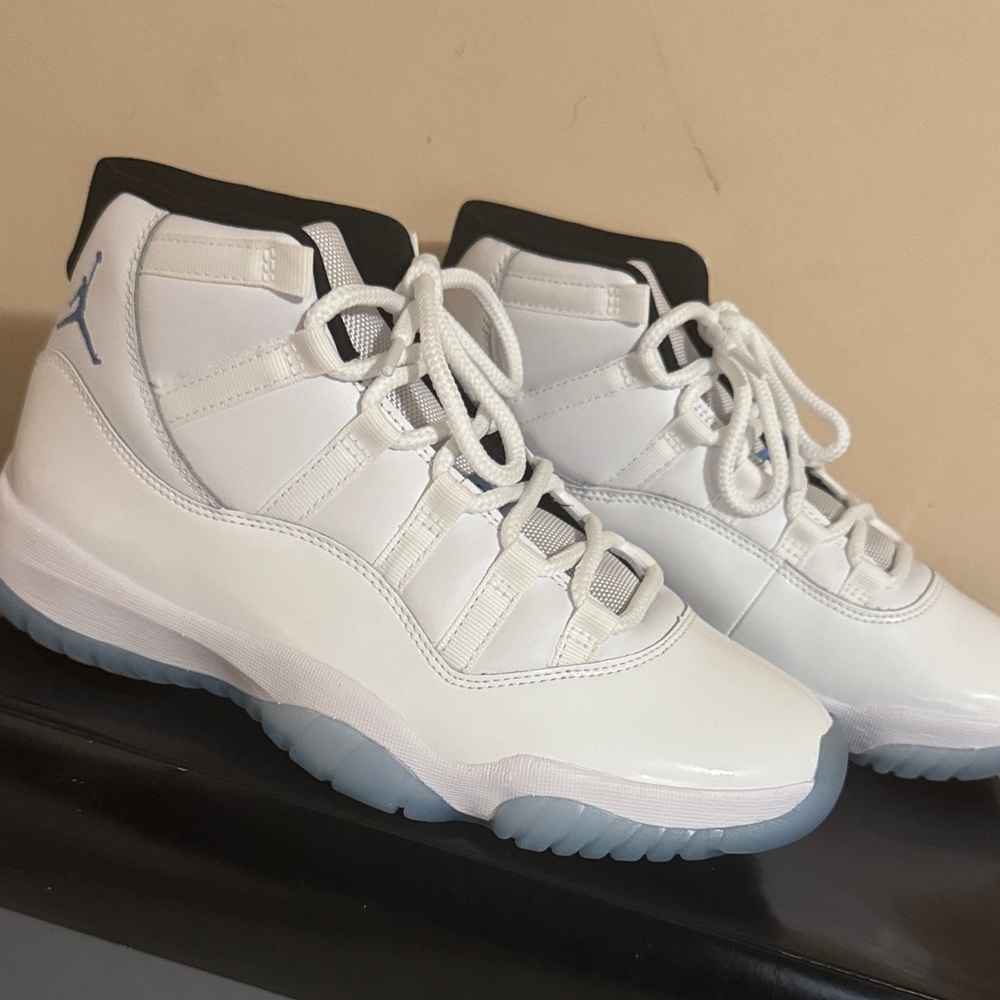 Jordan Athletic Shoes White and Black